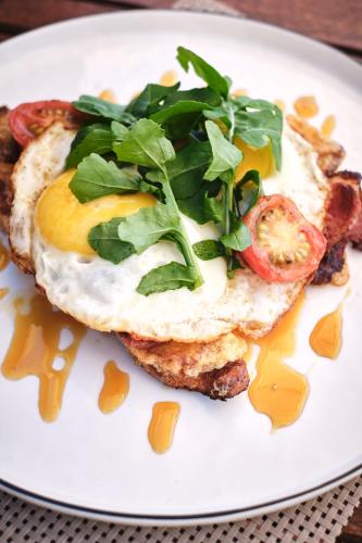 Jídlo v penzionu nebo okolí