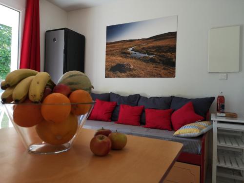 Χώρος καθιστικού στο La Maison Bleue, village vacances, piscine, parking