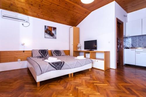 Studio Apartment Pakostane (3475-5) – Photos 2
