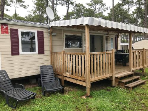 Bungalow confortable à Saint-Julien-en-Born avec piscine partagée
