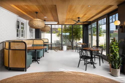 Wylie Hotel Atlanta, Tapestry Collection by Hilton Image