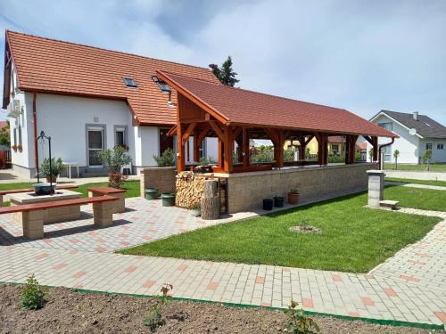 Das Gebäude in dem sich die Ferienwohnung befindet