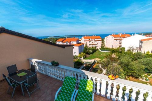 Apartment in Stinjan with sea view, terrace, air conditioning, WiFi 5018-1