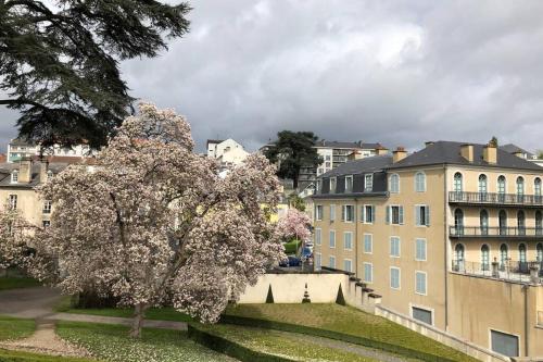 Gallery image of Magnolia : Superbe deux-pièces quartier du Château in Pau