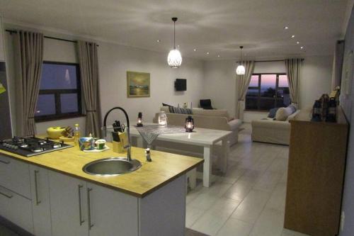 Kitchen o kitchenette sa Leander's Cottage - your dream stay in mind