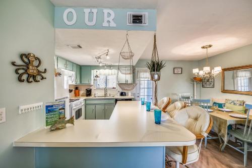 5 O'Clock Somewhere by Book That Condo – Photos 5