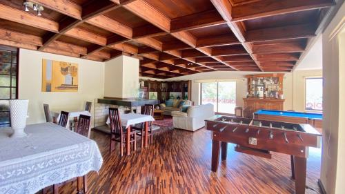 Biliár nebo kulečník v ubytování Private Douro- Quinta das Susandas