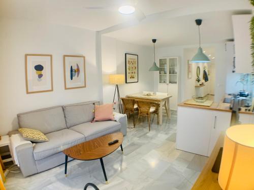 Solana Tulipanes Parking Pool Terrace