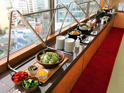 Makanan di atau berdekatan hotel