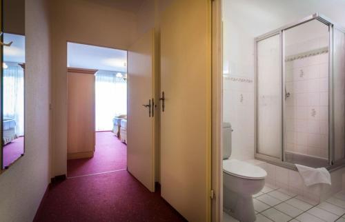 Een badkamer bij Pension Rötha