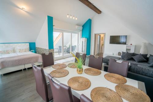 Μια τηλεόραση ή/και κέντρο ψυχαγωγίας στο Apartments Andante