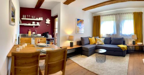 Posedenie v ubytovaní Moderne Ferienwohnung Hubert Neuper im Zentrum von Bad Mitterndorf