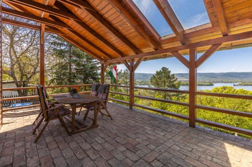 Kép Sunset Hill Vendégház Zebegény szállásáról Zebegényben a galériában