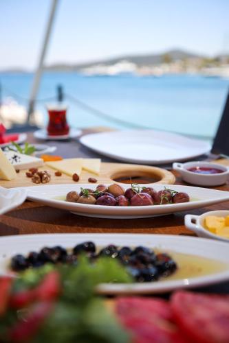 Jídlo v hotelu nebo okolí