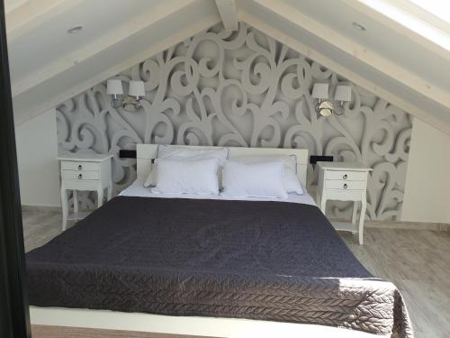CASTEL