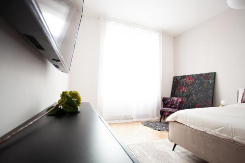 Real Deluxe next to Danube 1093 Budapest, 9 Vámház körút kép - 3