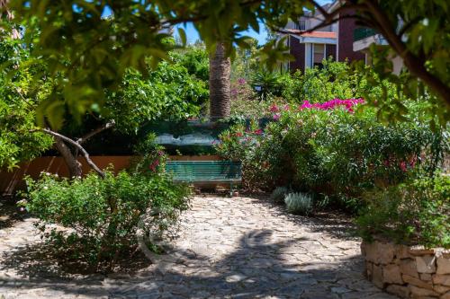 Jardin de l'établissement House Marcella