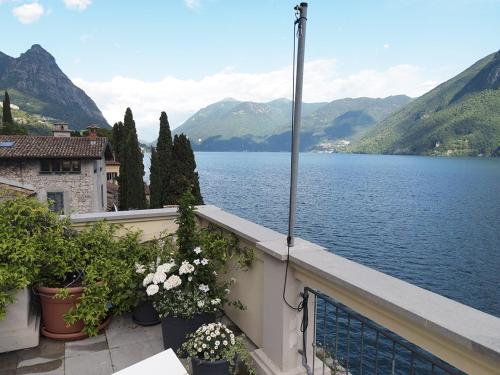 Galeriebild der Unterkunft Oria Lugano Lake, il nido dell'aquila in Oria