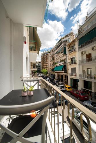 Acropolis area family friendly 2bdr apartment
