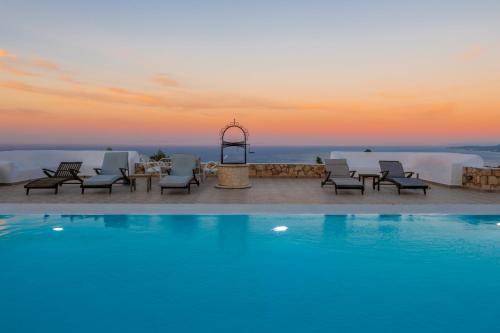 Armyra Villas - Apartments with Sea Views & Shared Pool