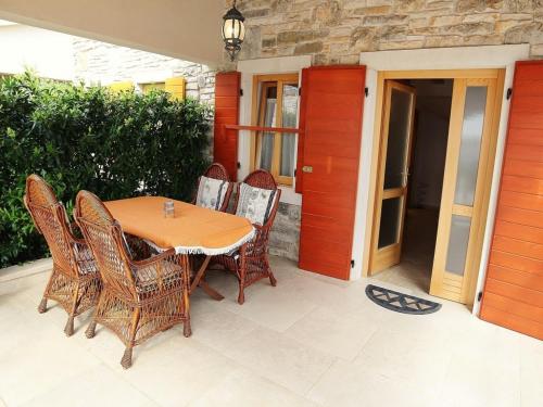 Holiday Home with Pool (4282) – Photos 2