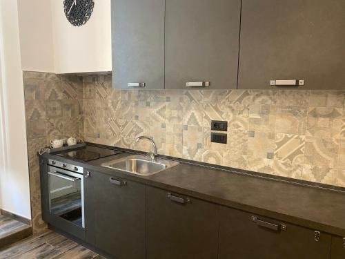 Η κουζίνα ή μικρή κουζίνα στο Holiday Guesthouse