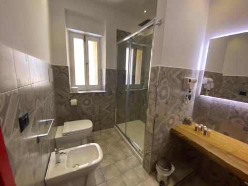 Ένα μπάνιο στο Holiday Guesthouse