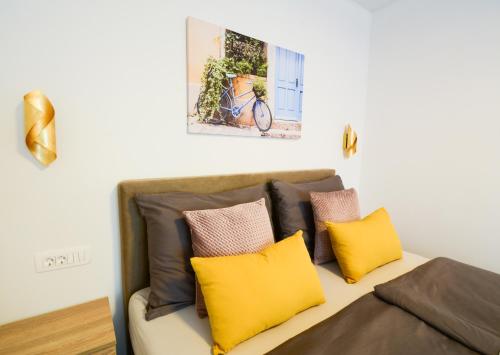 Apartment Grey&Yellow