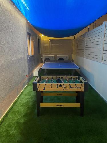 Η αίθουσα παιχνιδιών του Luxury Duplex With Private Pool