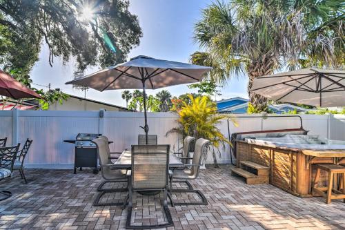 Apartment with Easy Access to Indian Rocks Beach!