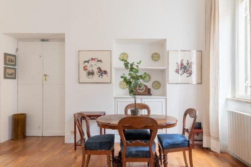 iFlat Elegant Apartment in 18th century Palace
