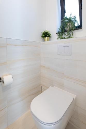 Bilik mandi di Villa Supernus II with Heated Pool