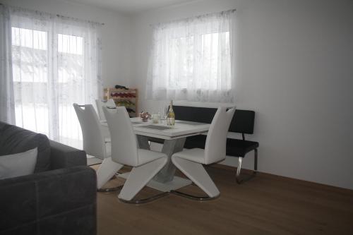 Posezení v ubytování Moderne Gartenwohnung nähe LKH Univ Klinikum Graz