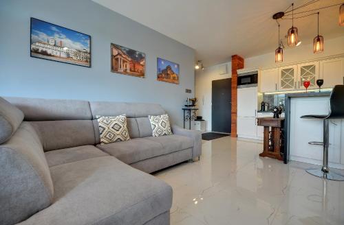 Кухня или мини-кухня в Lodz4rent - Premium Apartments 9,7 - MANUFAKTURA - Garaż - Ziemia Obiecana 2025
