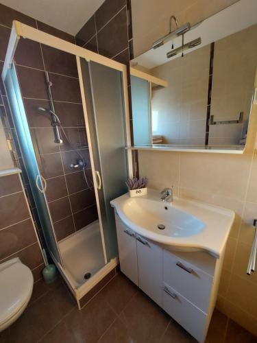 Salle de bains dans l'établissement Guest House As