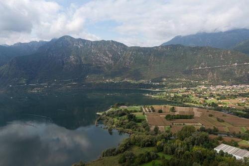 Imagen de la galería de Appartamento A 2 passi dal Lago Idro Lake, en Bondone