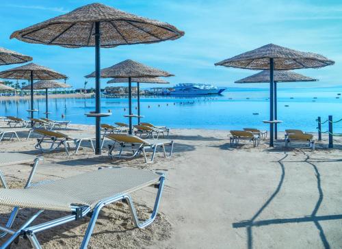 JAZ Casa Del Mar Resort — Beach