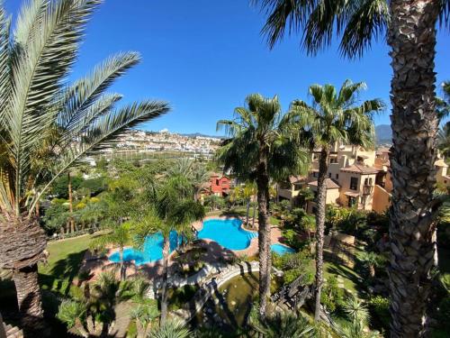Amazing Holiday Apartment With Tropical Community Pool ...
