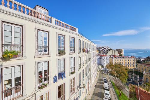 Charming apartment Castelo. Amazing Lisbon View