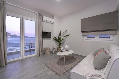 Photo de la galerie de l'établissement Dedis Apartment's, à Neos Marmaras