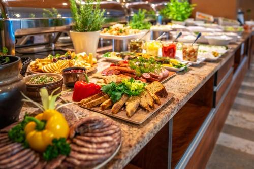 Makanan di atau berdekatan hotel