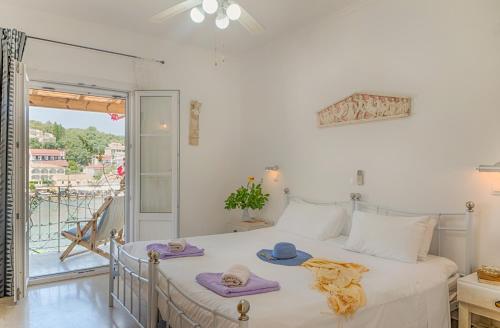 MANESSIS Apartments Kassiopi Bay Corfu