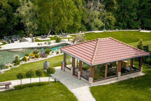 an overhead view of a pavilion in a park at Penzion Včelařský Dvůr in Lednice