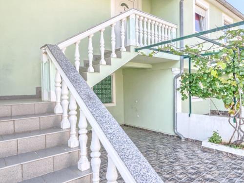 Apartment in Medulin with sea view, terrace, air conditioning, Wi-Fi (4635-3)