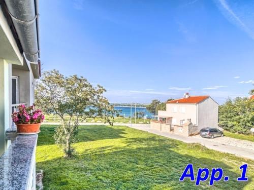 Apartment in Medulin with sea view, terrace, air conditioning, Wi-Fi (4635-3)