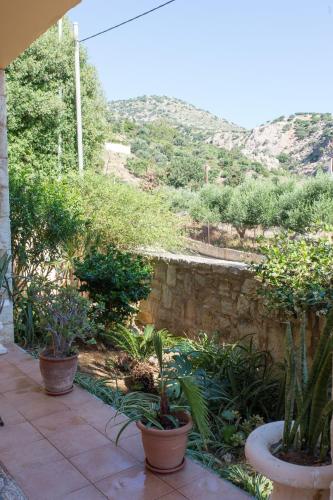 Heraklion Comfy House with Mountain View