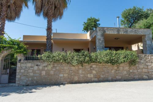 Heraklion Comfy House with Mountain View