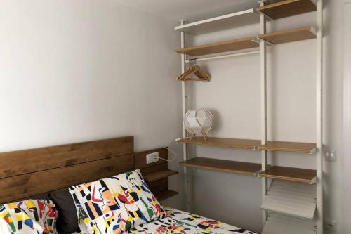 Llit o llits en una habitació de M3 Terrace. Cool apartment 15 min center by metro