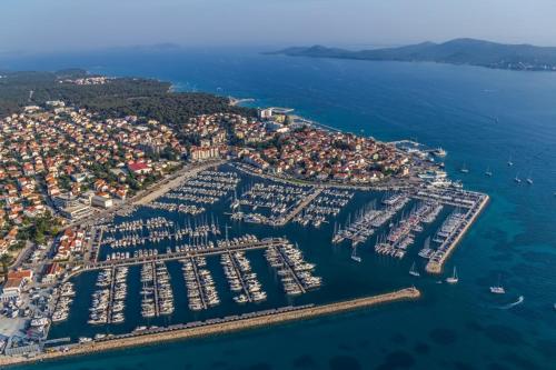 Apartment in Biograd na Moru with Terrace, Air conditioning, Wi-Fi (4801-2)