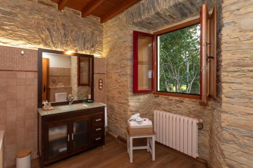 A bathroom at Araucaria House